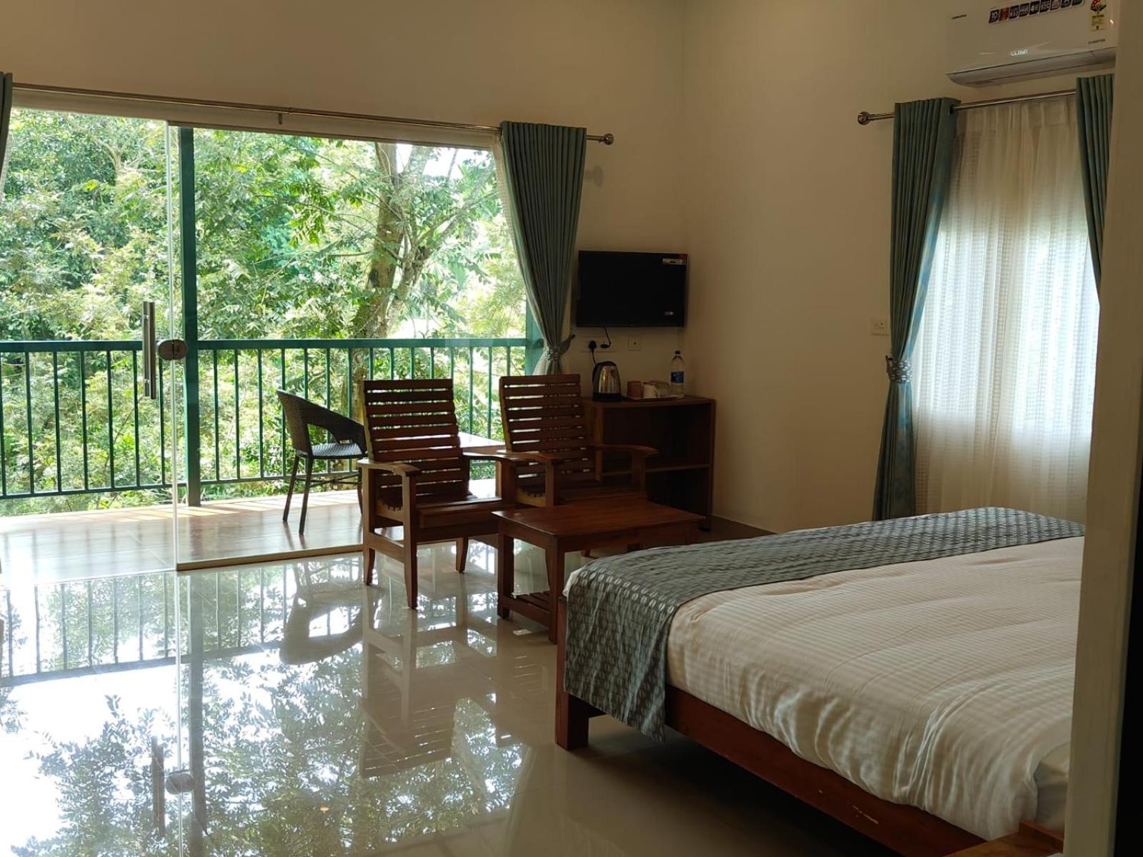 Green Aura Hotel Sultan Bathery Exterior photo