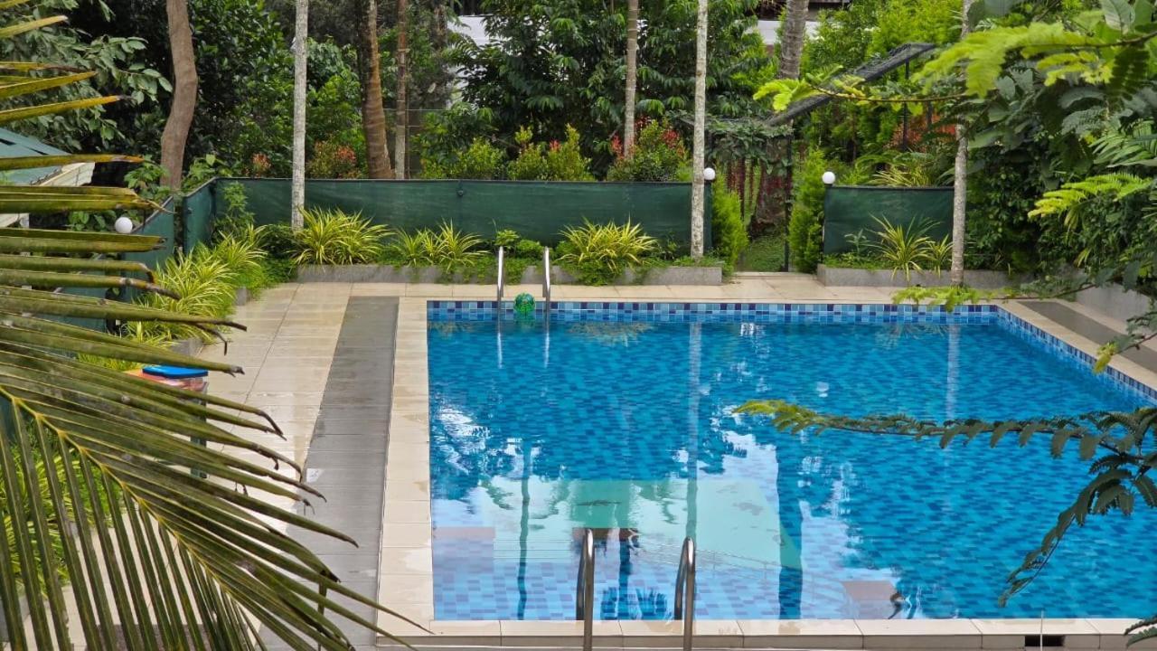 Green Aura Hotel Sultan Bathery Exterior photo
